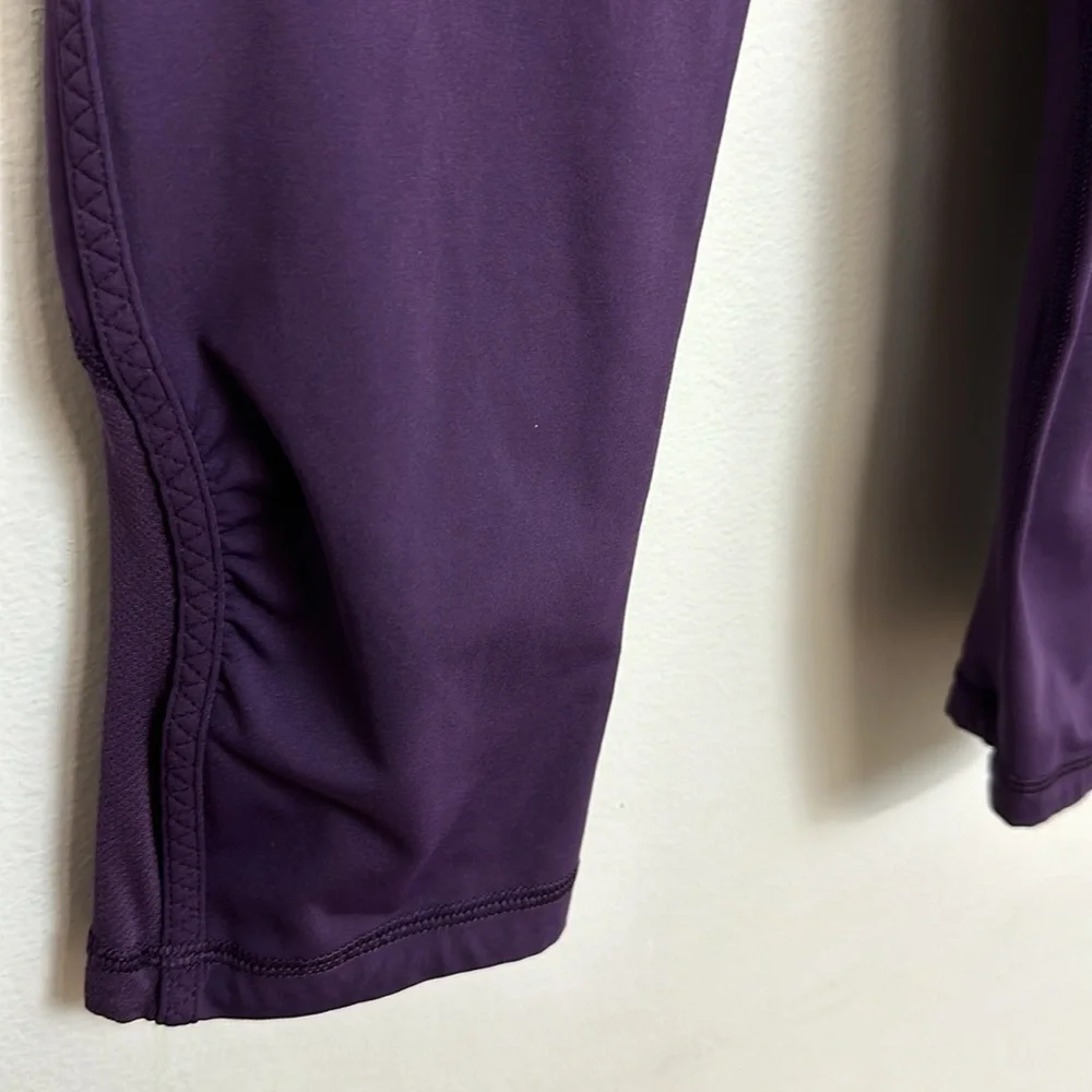 Lululemon Real Quick Crop, rare, Deep Zinfandel, 4